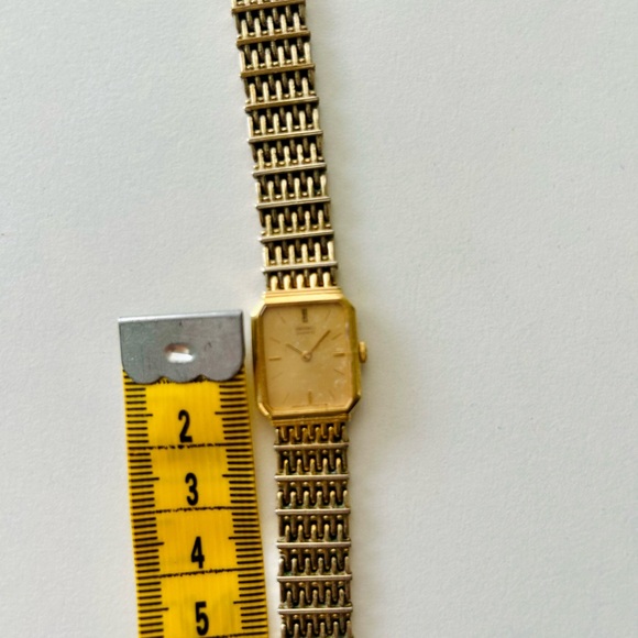 Vintage ladies gold Seiko wristwatch - Picture 17 of 17